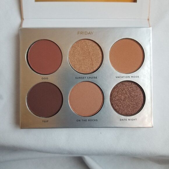 PÜR On Point Eyeshadow Palette - Friday - Picture 15 of 15